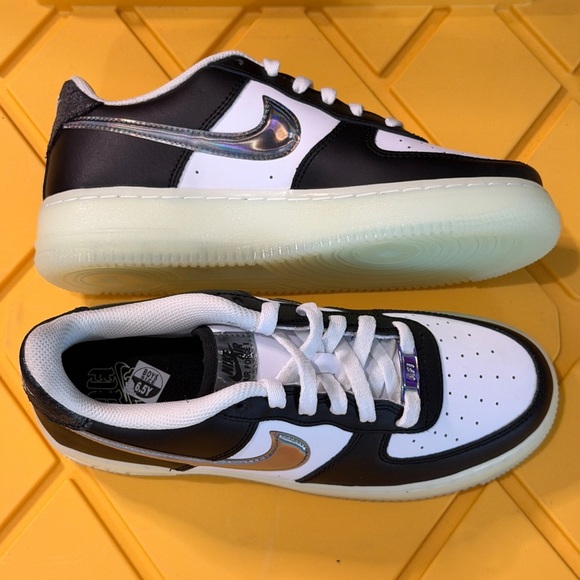 Nike
Air force 1
Gs
'year of the dragon'
Brand new - Picture 4 of 9